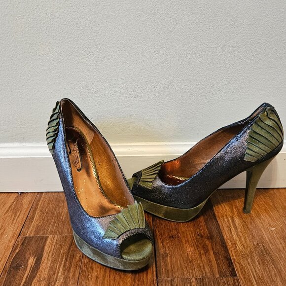 Poetic License Mythical Pumps - Picture 1 of 4
